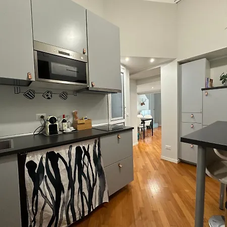 Lovely Flat In Early 20th Century Building Milán