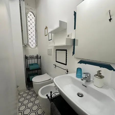 Lovely Flat In Early 20th Century Building Apartment *