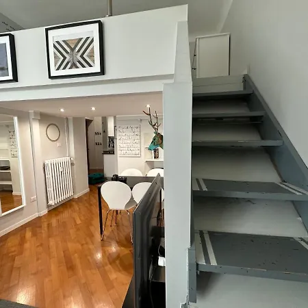 Appartement Lovely Flat In Early 20th Century Building *