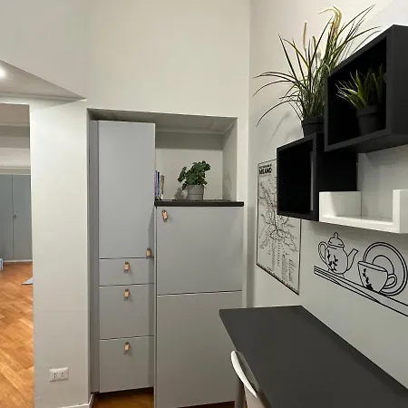 Lovely Flat In Early 20th Century Building Appartement