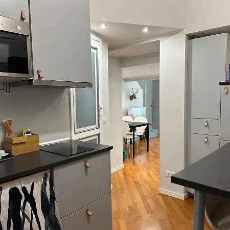 Lovely Flat In Early 20th Century Building